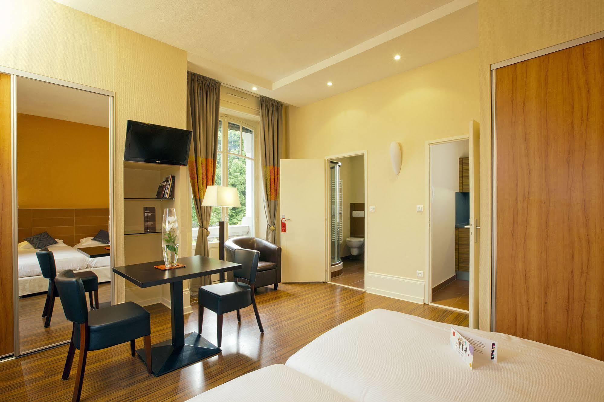 Hotels & Residences - Les Thermes Luxeuil-les-Bains Buitenkant foto