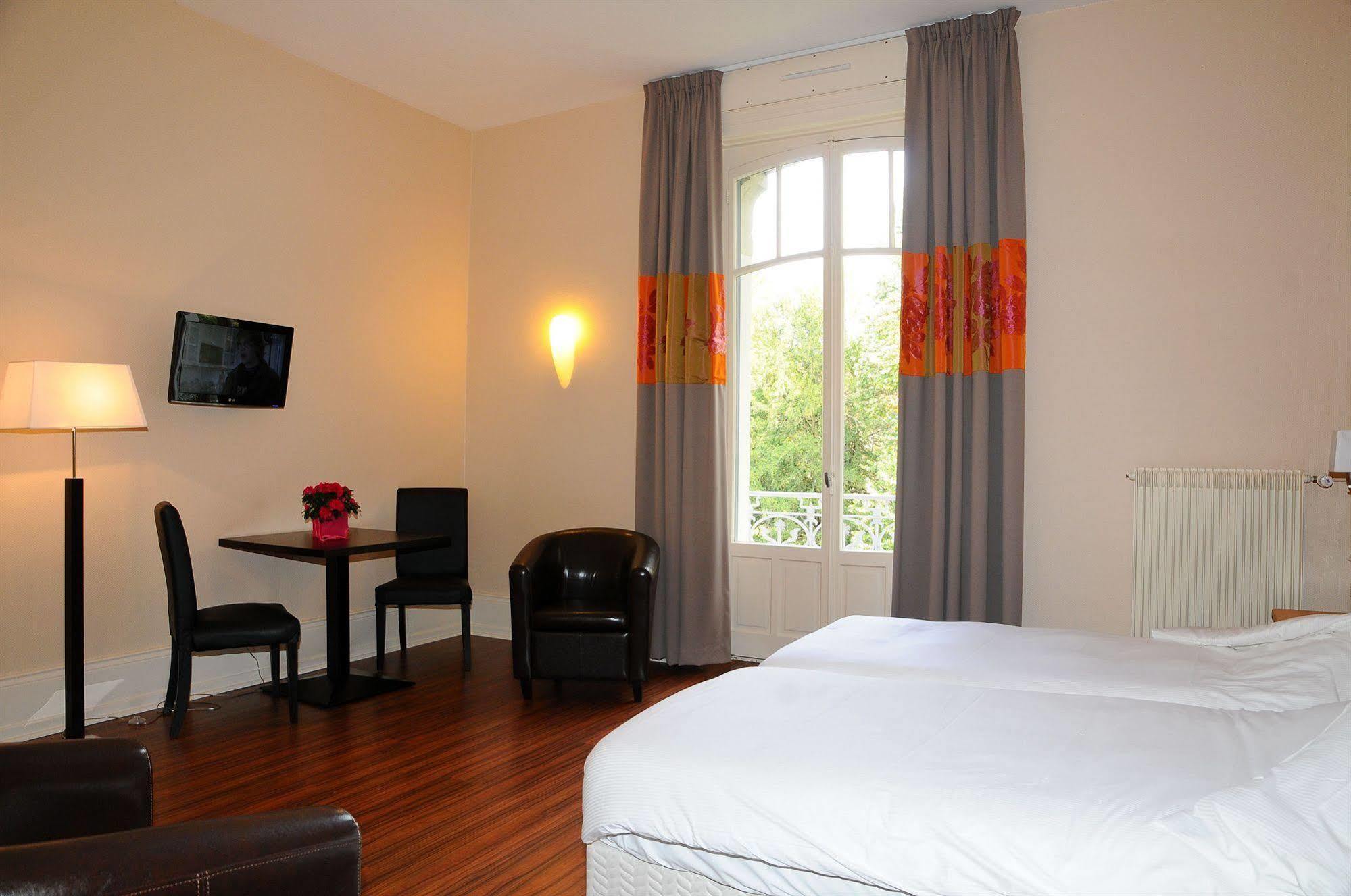 Hotels & Residences - Les Thermes Luxeuil-les-Bains Buitenkant foto