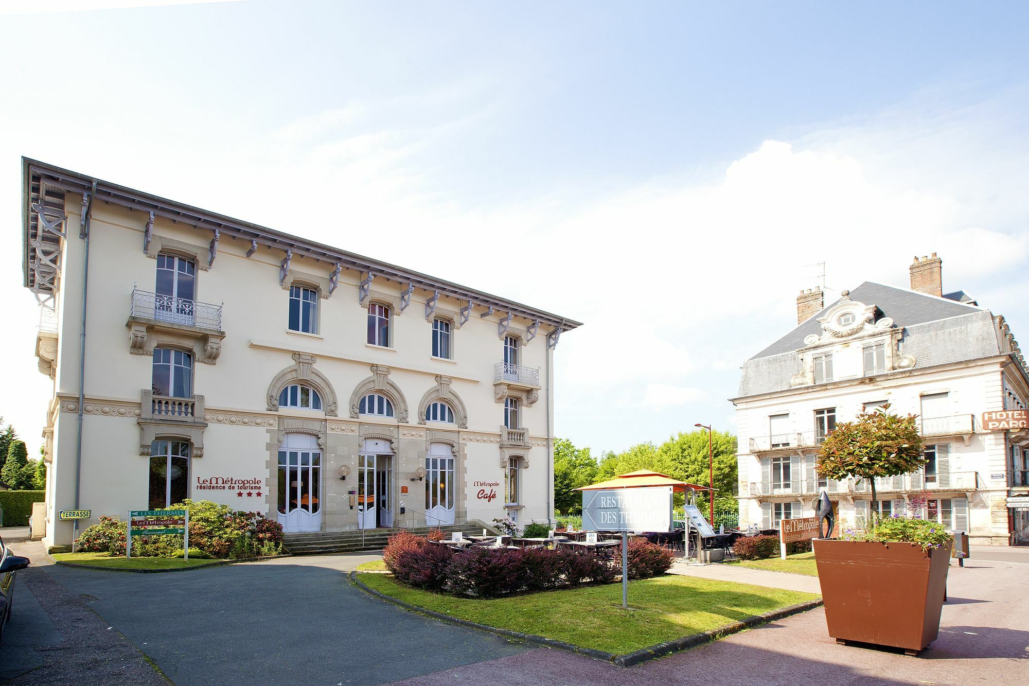 Hotels & Residences - Les Thermes Luxeuil-les-Bains Buitenkant foto